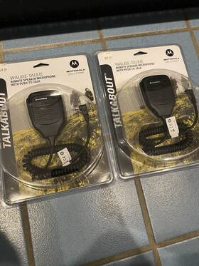 Motorola 00181 Walk-in Talkie Remote Speaker Microphone With Push To Talk 2-pack