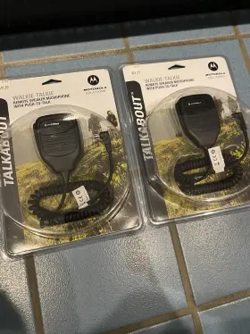 00181 Motorola Walk-in Talkie Remote Speaker Microphone With Push To Talk 2-pack