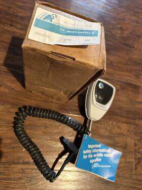 Motorola Hmn-4000b New In Box -old Stock. Hmn4000b Microphone