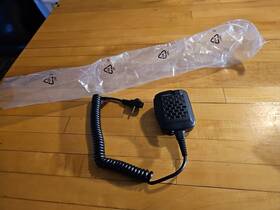 Motorola Mh-45b4b Speaker Microphone New Without Box